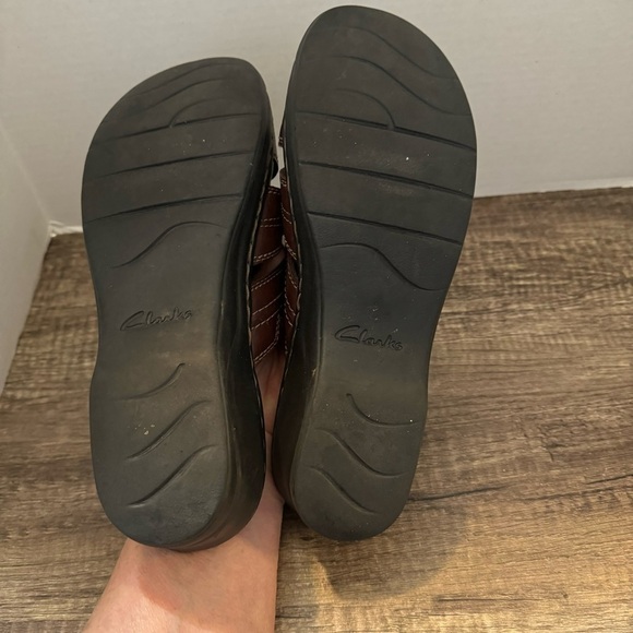 Clarks Bendables Lexi Belle Brown Adjustable Strap Comfort Slides Sandals - Picture 8 of 9